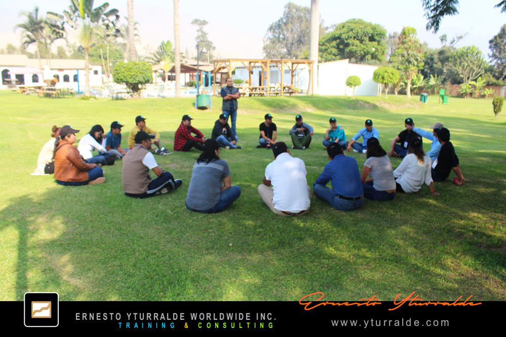 Experiencia de team building en Colombia con dinámicas vivenciales para integrar equipos corporativos