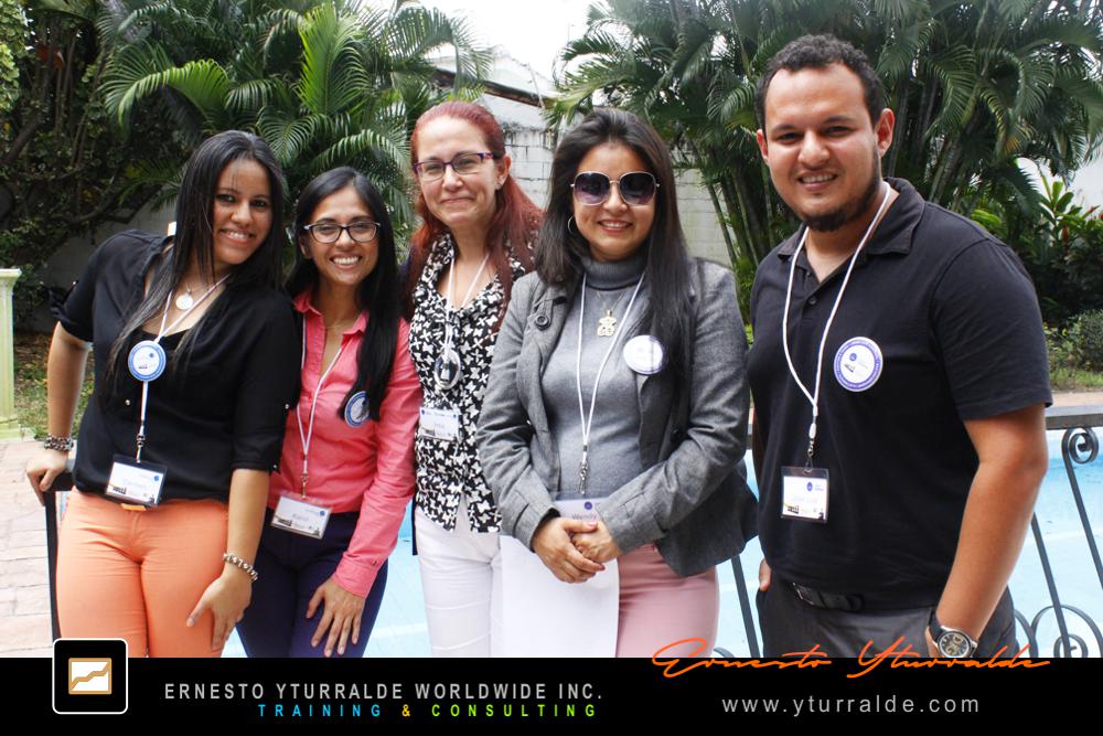 Dinámicas corporativas con talleres de cuerdas para fortalecer valores y compromiso en Colombia