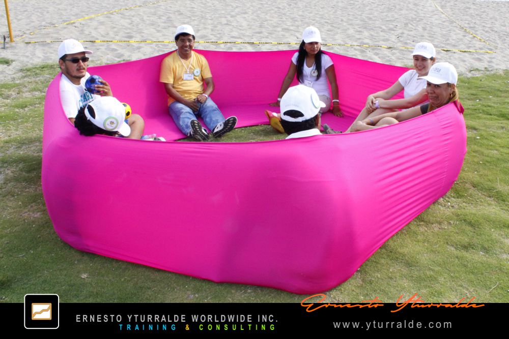 Outdoor training en Bogotá con dinámicas de liderazgo, confianza y colaboración