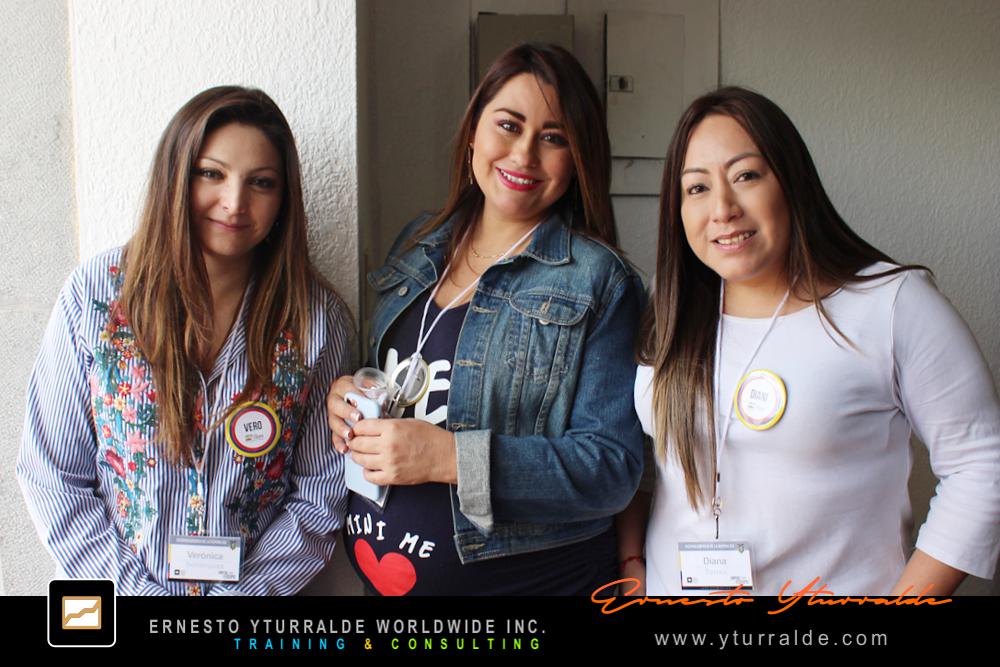 Actividades de liderazgo y colaboración con cuerdas bajas para equipos empresariales en Bogotá
